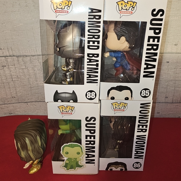 Funko Pops Batman V Superman Lot of 6  Glow And Legion Of Collectors Not Mint - Picture 4 of 9